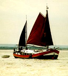 Leonarda under sail in the Thames estuary 1997